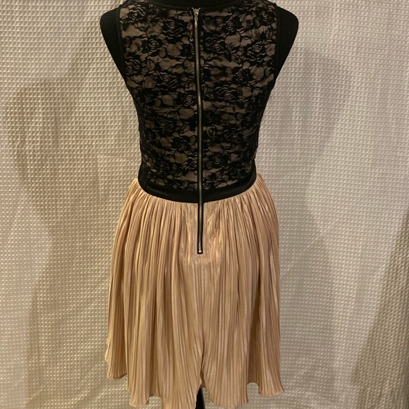 Rewind black & gold dress size medium GUC - Picture 6 of 7